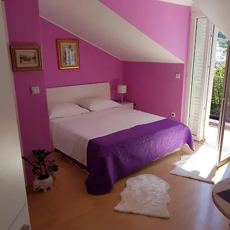 Avdic - With Balcony And Garden View Apartment *