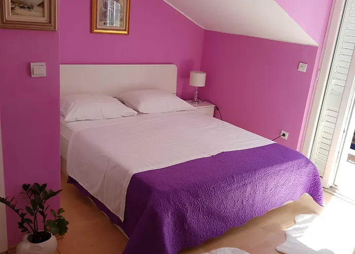 Avdic - With Balcony Дубровник